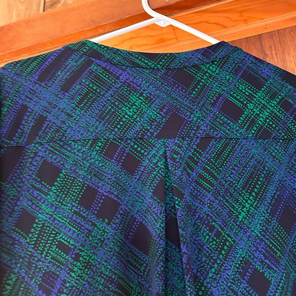 Susan Graver Green and Blue Patterned Top Bell Sleeves and Zipper Front Pockets - Picture 4 of 7